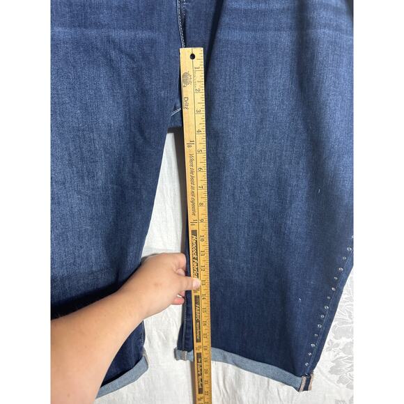 Lane Bryant Jeans 26 Capri Mid Rise Pedal NEW Signature Magic Waist Rhinestone - Picture 9 of 15